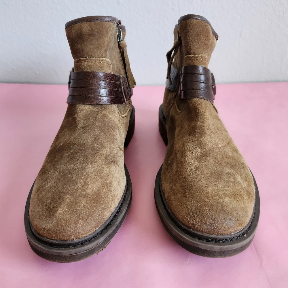 6.5 Sofft Women's Lavina belted buckle zip ankle bootie in Siena brown suede... - Picture 3 of 9